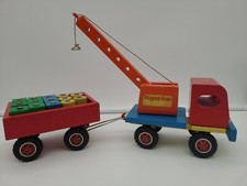 Gru giocattolo in legno