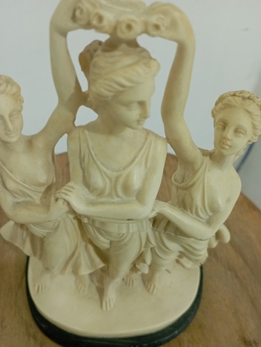 Statua tre grazie con - ",