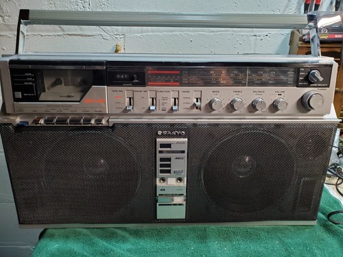 Sanyo x650k boombox vintage - sanyo,