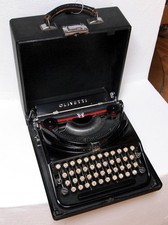 Macchina da scrivere OLIVETTI
