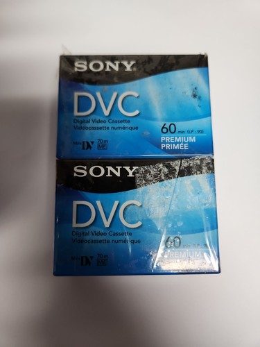 Quattro videocassette digitali