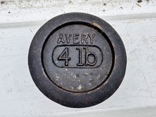 VINTAGE AVERY 4LB CAST IRON
