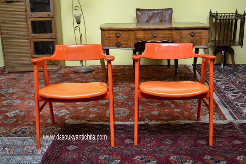Coppia sedie arancioni con - sedie,