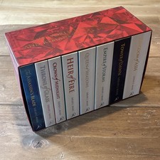 Throne of Glass Paperback Red