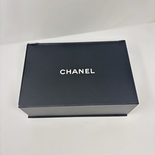CHANEL Medium Magnetic Flap