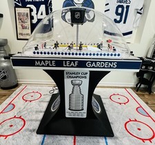Bubble Hockey Maple Leaf