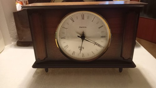 Vecchio bellissimo orologio - , da