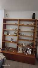 libreria in legno con ampio
