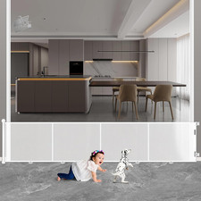 Retractable safety gate for