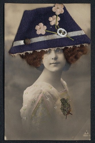 Cartolina con capelli veri