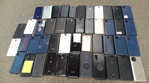 Lot generic smartphones - 46,