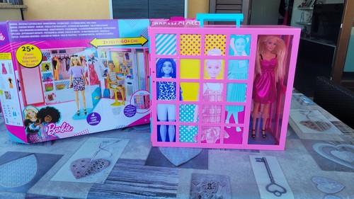 Armadio barbie con accessori - barbie,