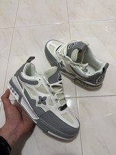 scarpe lv skate grigie