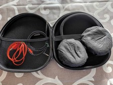 JBL E55BT con custodia, cavi, cuscinetti nuovi / with case, cables, new earpads