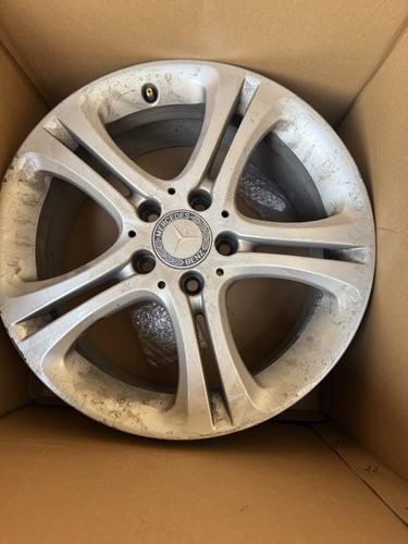 Mercedes benz a2464011002 - mercedes-benz,