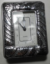 Sveglia al quarzo con cornice in argento Kienzle