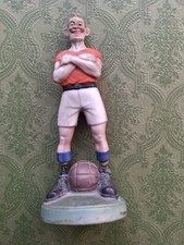 Antica statuetta ceramica ...biscuit calciatore
