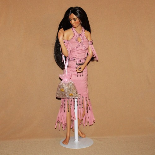 Poupée porcelaine indienne - poupée, en