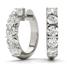 Orecchini a cerchio D-E/VS 2CT