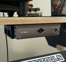 Universal Audio uad-2 Satellite Thunderbolt 3 Staffa Personalizzata/Montaggio Sotto Scrivania
