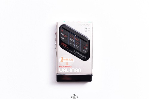 Sony f203 walkman - sony, gold