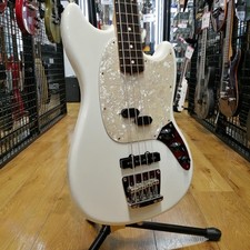 FENDER American Performer Mustang basso