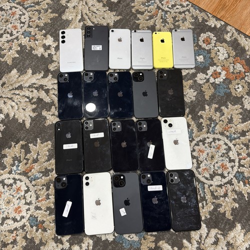 Mixed lot iphones for parts - of,