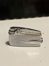 Accendino da collezione vintage Colibri MonogasPlaccato in argento con motivo