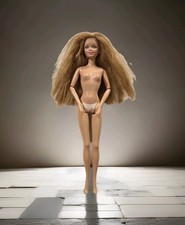 Mattel Barbie 2002 Happy