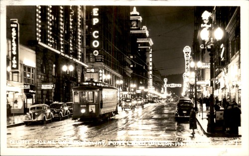 Portland night street scene - night,