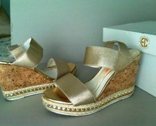 Sandali donna, tg 37, colore oro, con plateau, marca Enrico Coveri.