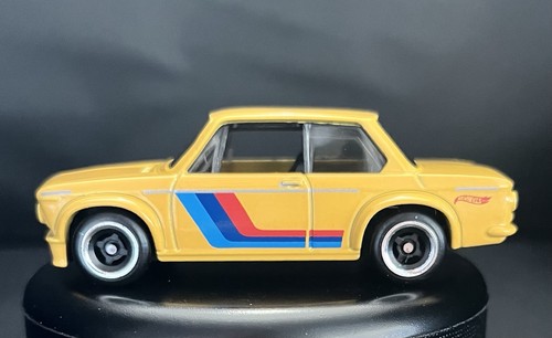 Diorama modellino auto - 🟡,