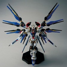 Bandai MGEX ZGMF-X20A STRIKE FREEDOM GUNDAM 1/100 - Gunpla Master Grade Extreme