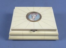 Antique Painted Lady Central