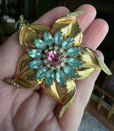 Spilla stella strass tono oro