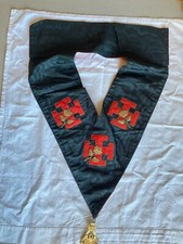 Collare massonico con stemma e medaglia in ottone ricamato a mano 58x38 cm (H109