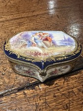 Antica scatola in porcellana francese Sevres dipinta a mano blu e dorata XIX secolo
