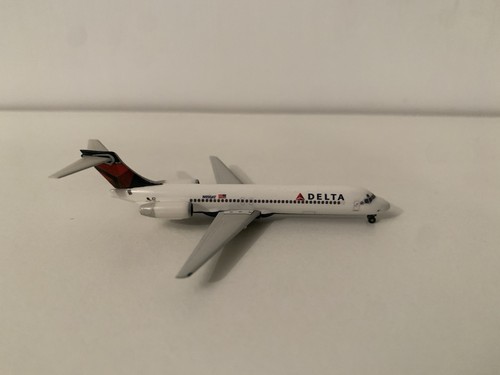 Delta airlines b717 custom - delta,