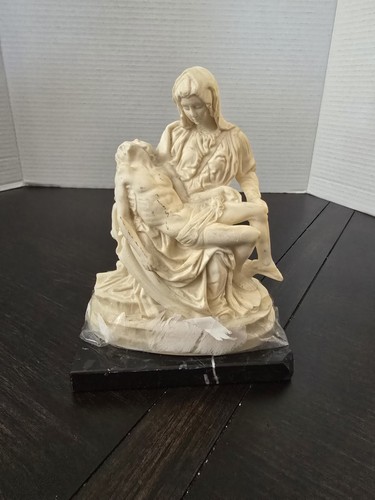 Scultura della pietà - scultura, g