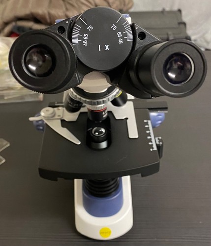 Microscopio biologico marca - microscopio,