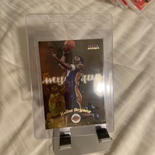 2000-01 Fleer Mystique ORO Kobe Bryant raro parallelo!!