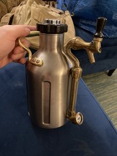 GrowlerWerks UKeg 64 oz