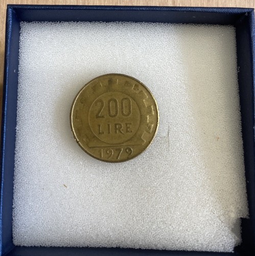 Moneta italiana 200 lire - la,