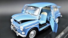 Modellino auto FIAT 600 D scala 1:24 diecast modellismo da collezione epoca
