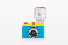 LOMOGRAPHY Diana F+ & Flash