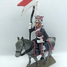 SOLDATINO DI PIOMBO CAVALIERE NAPOLEONICO CON BANDIERA ROSSA BIANCA 14cm FRANCIA