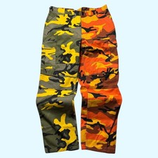 Pantaloni cargo mimetici da