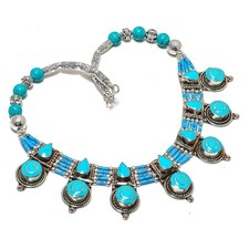 Collana con pietre preziose