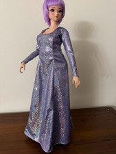 Abito da principessa con cuciture realizzato per bambola intelligente corpo a pera