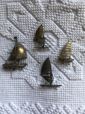 argento, 4 piccole barche a vela/windsurf